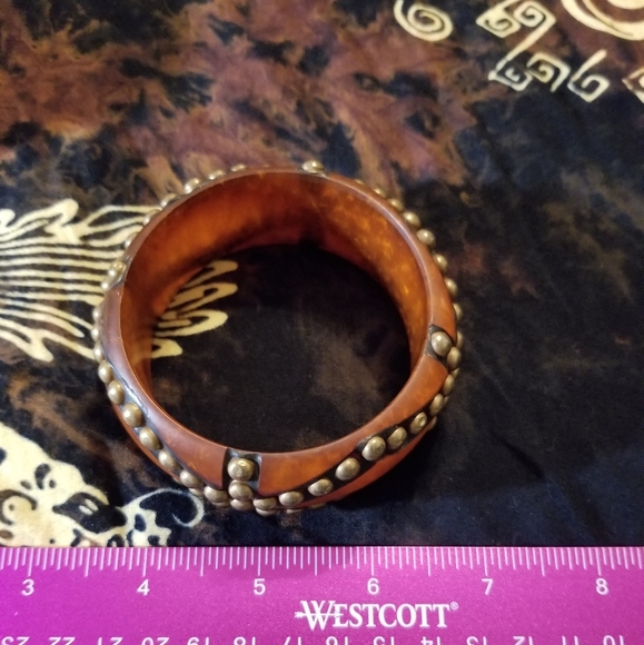 Gold tone cuff and studded bangle - Picture 3 of 8